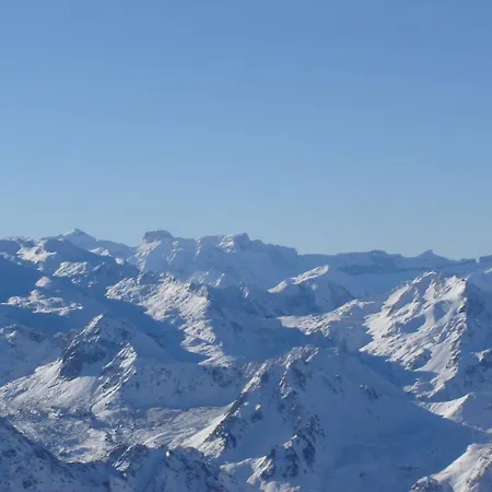 Pour 4 Avec Terrasse, Piscine Couverte, Parking Et Salle De Fitness A 400m Des Pistes - Fr-1-404-245 Bagnères-de-Bigorre