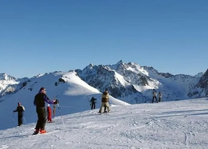 Pour 4 Avec Terrasse, Piscine Couverte, Parking Et Salle De Fitness A 400m Des Pistes - Fr-1-404-245 *