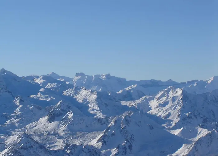 Pour 4 Avec Terrasse, Piscine Couverte, Parking Et Salle De Fitness A 400m Des Pistes - Fr-1-404-245 Bagnères-de-Bigorre